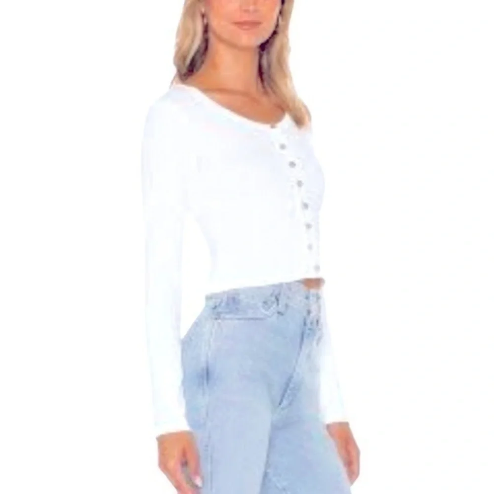 Divided by H & M women crop top Size S Color White